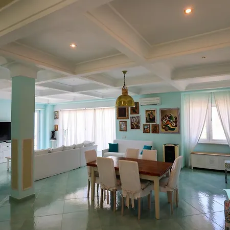 Villa Victory's Luxury House With Jacuzzi On The Roof